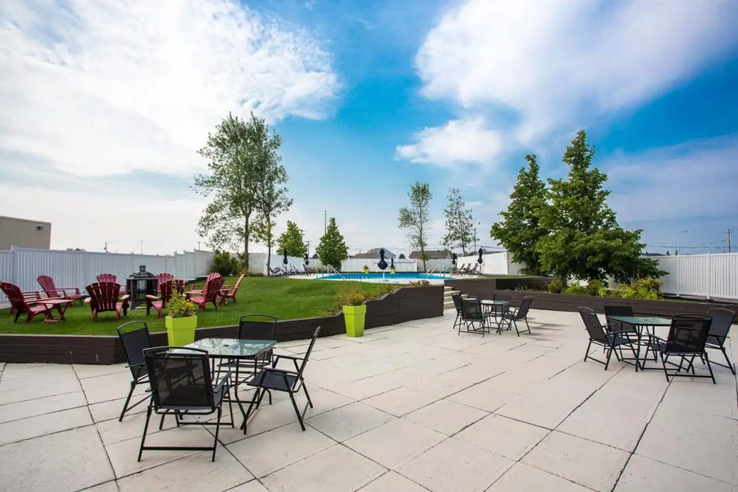 Delta Hotels by Marriott Saguenay Conference Centre Terrasse