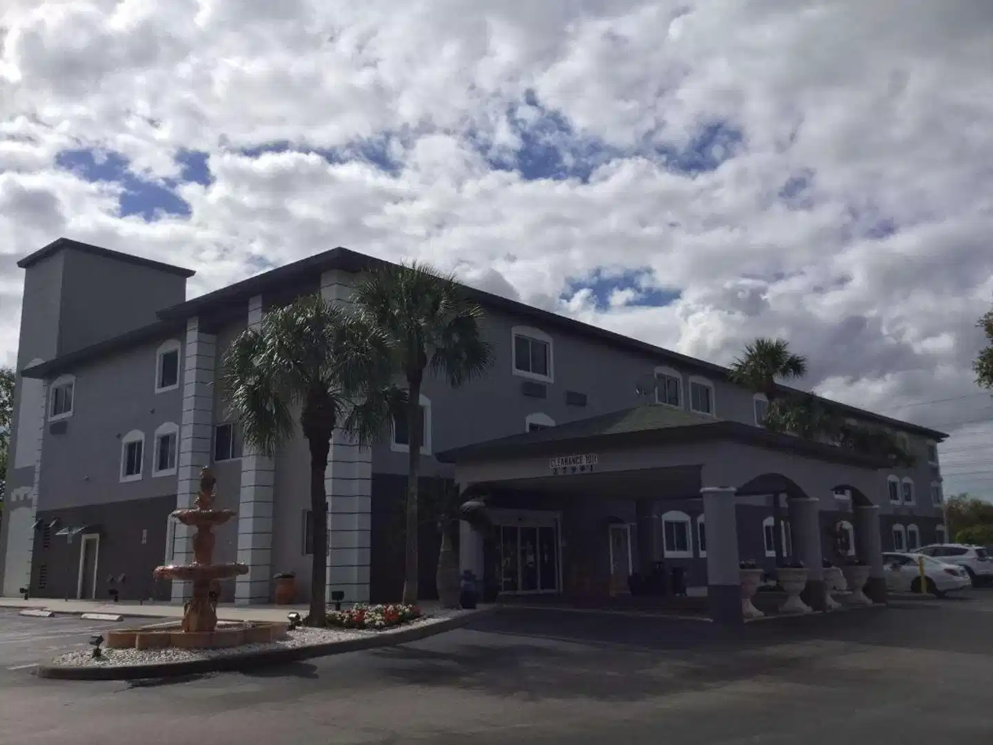 Days Inn & Suites by Wyndham Bonita Springs North Naples Aussenansicht