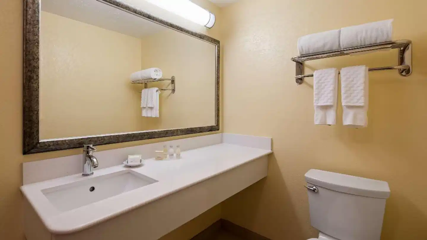 Best Western PLUS Cold Spring Badezimmer