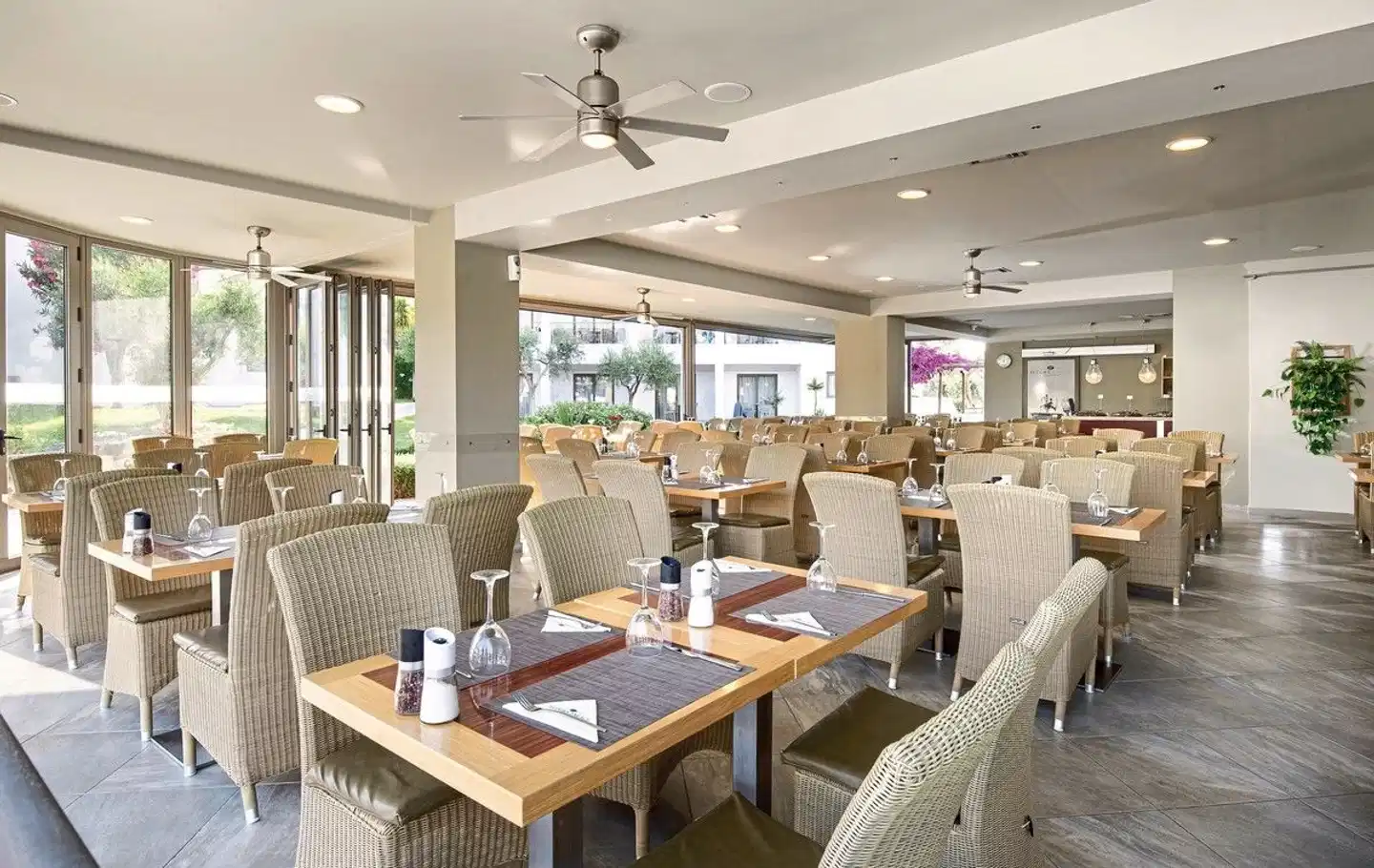 Flegra Palace Restaurant