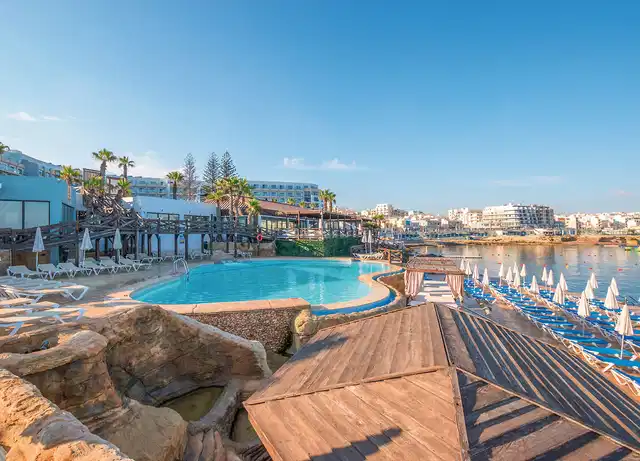 DoubleTree by Hilton Malta POOL