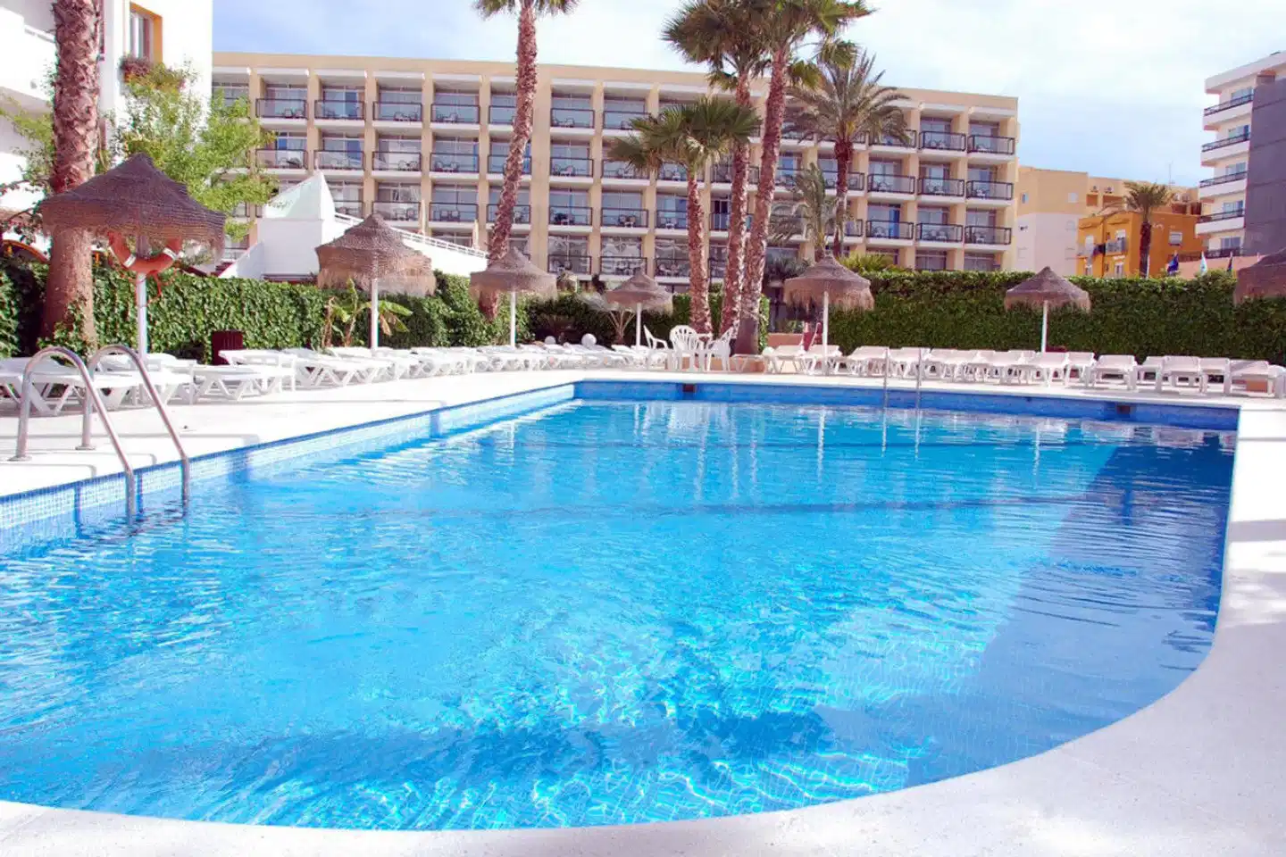 Hostal Mar Y Huerta Pool