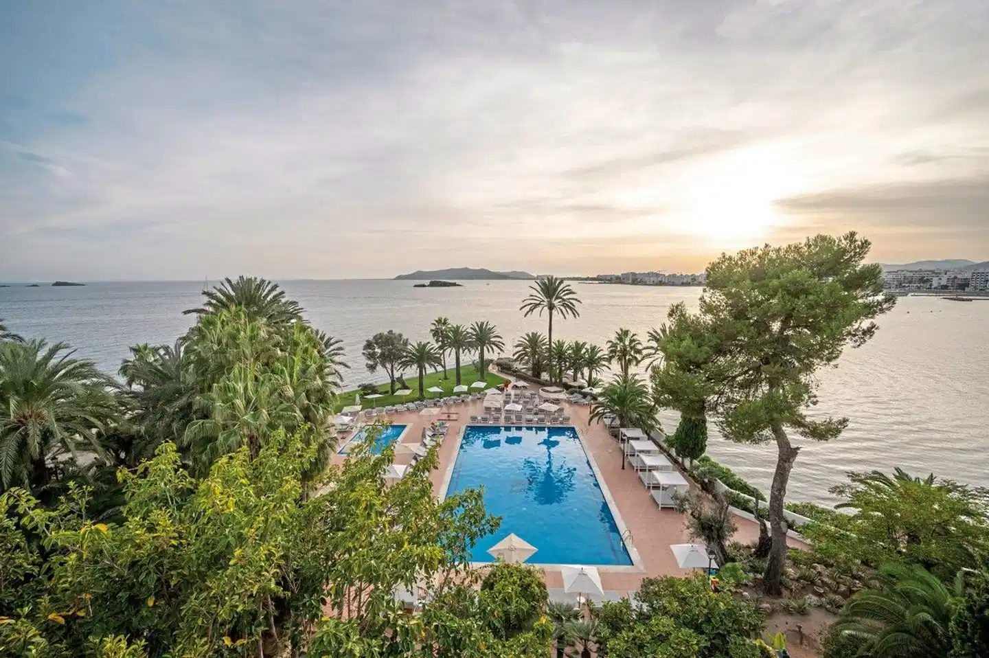 THB Los Molinos Pool