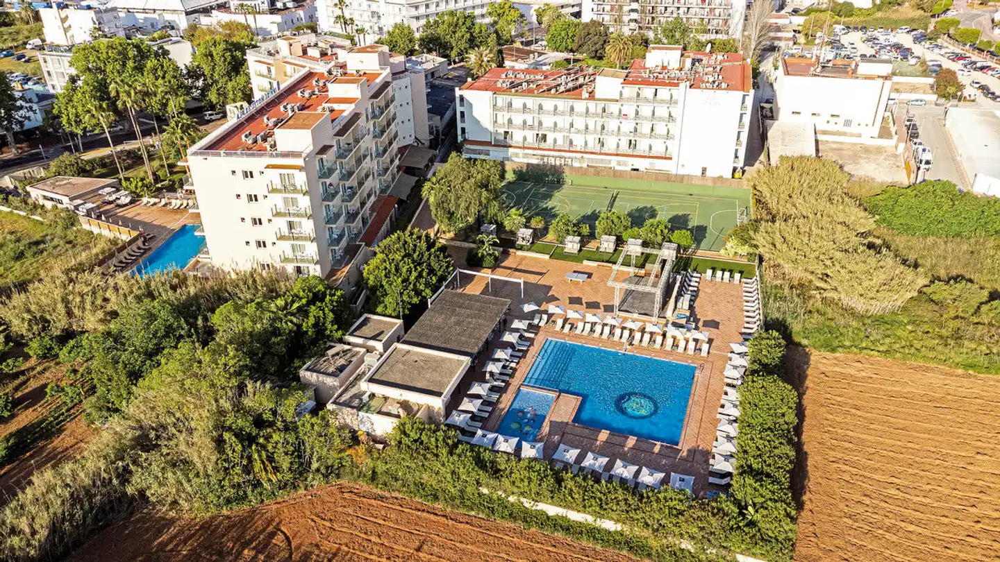 Invisa Es Pla Aussenansicht