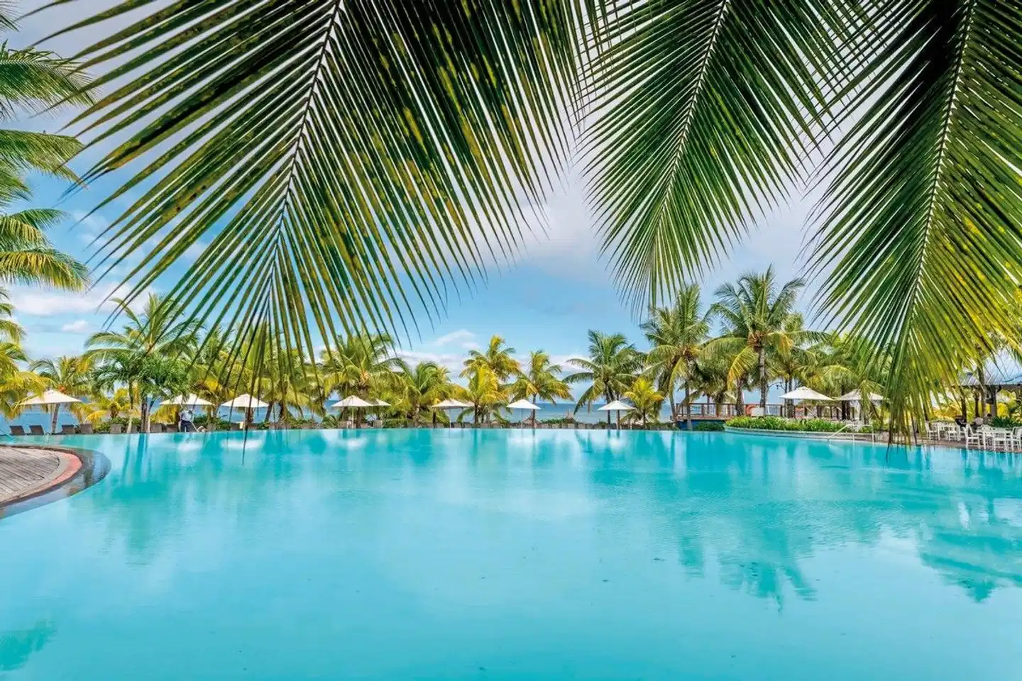 Victoria Beachcomber Resort & Spa Hallenbad