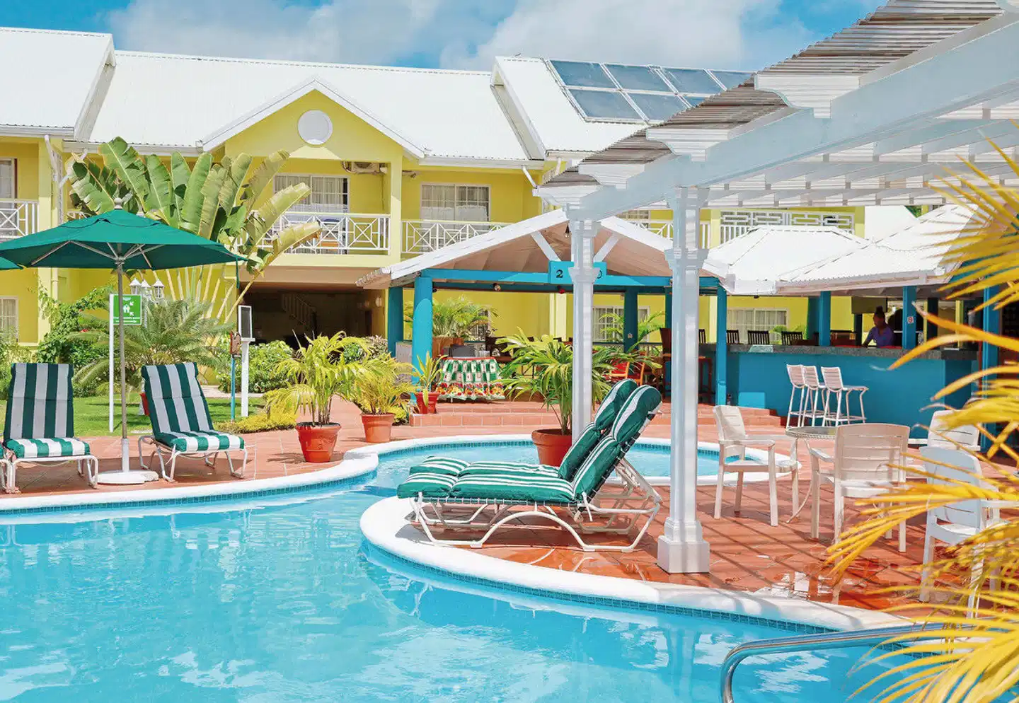 Bay Gardens Hotel Hallenbad