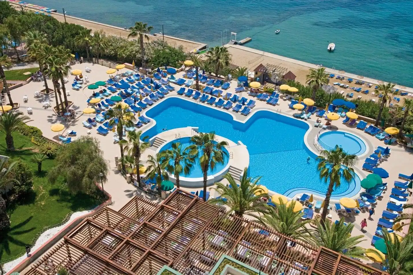 Fantasia Hotel Deluxe Pool