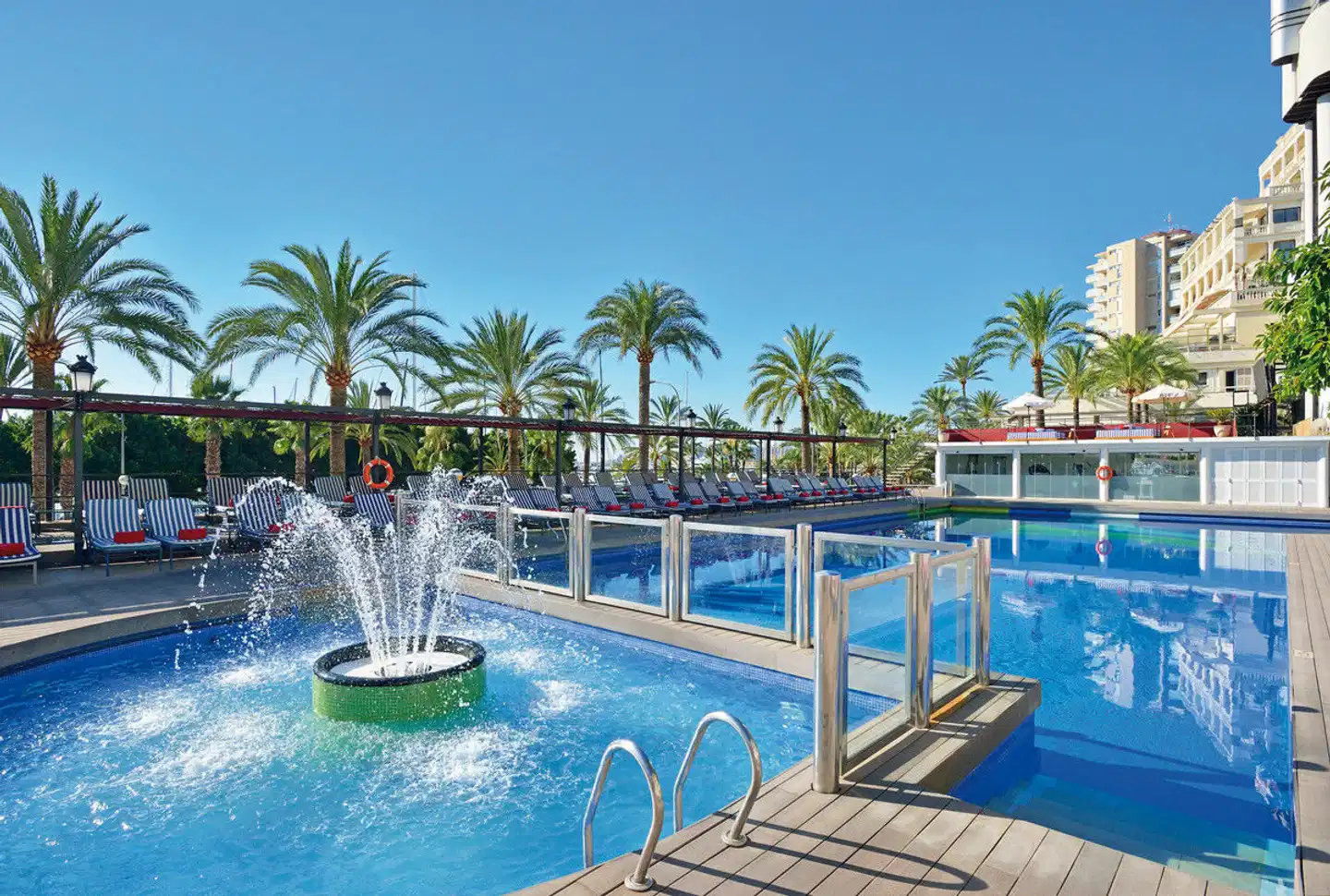 Victoria Gran Meliá Pool