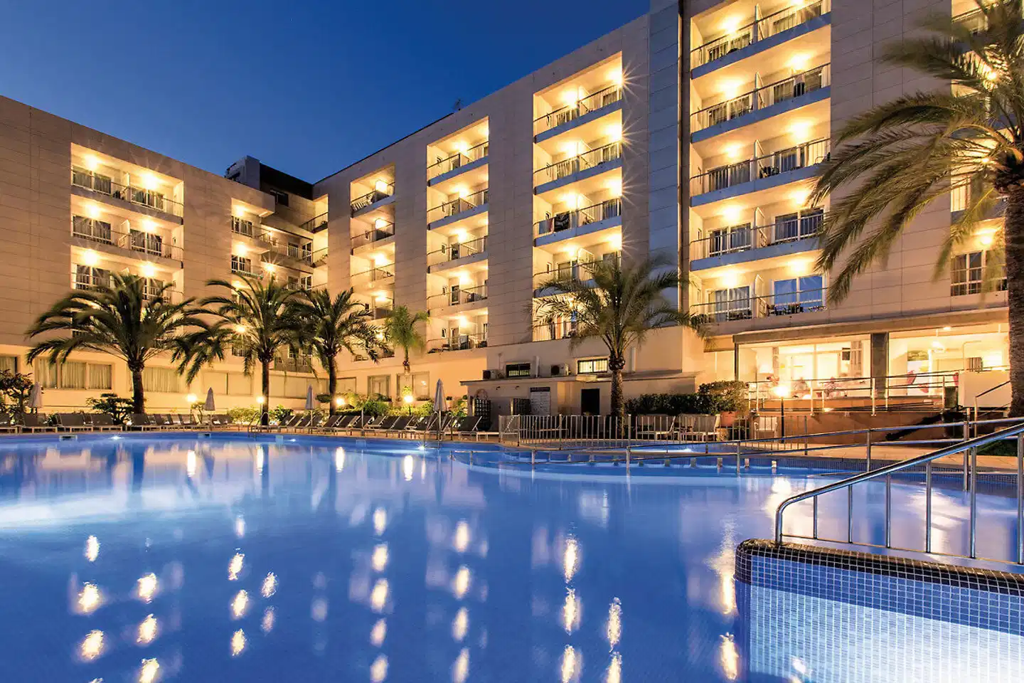 Bordoy Cosmopolitan Pool