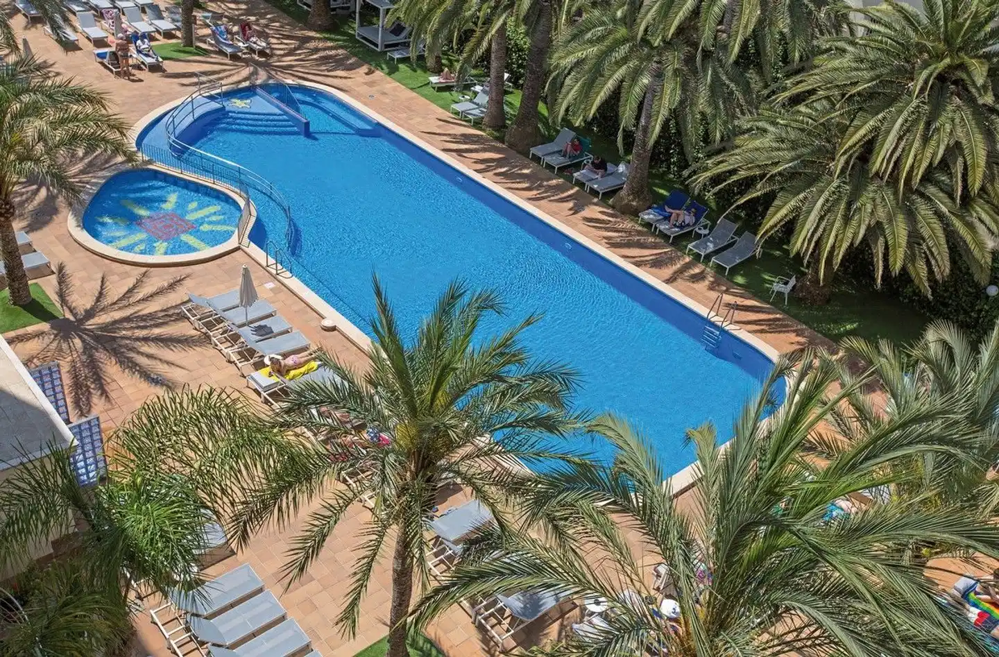 Bordoy Cosmopolitan Pool