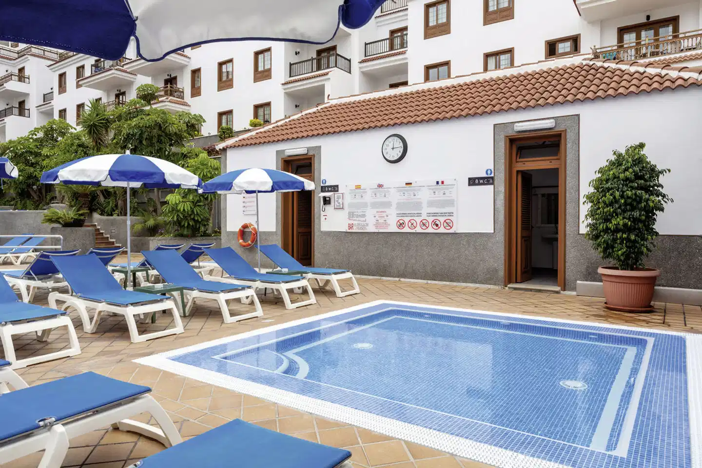 Apartamentos Casablanca Pool