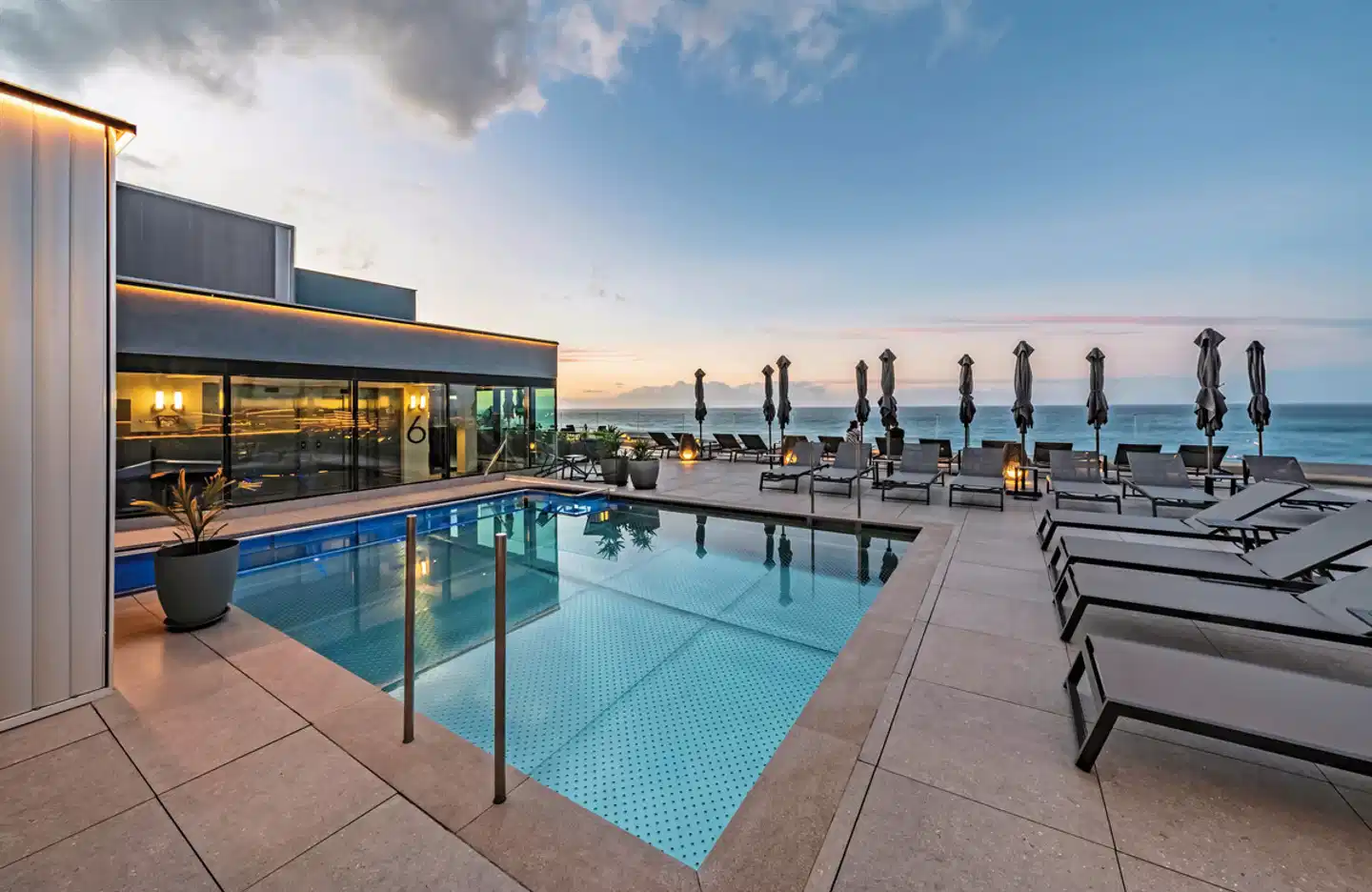 Silken Saaj Maar Pool