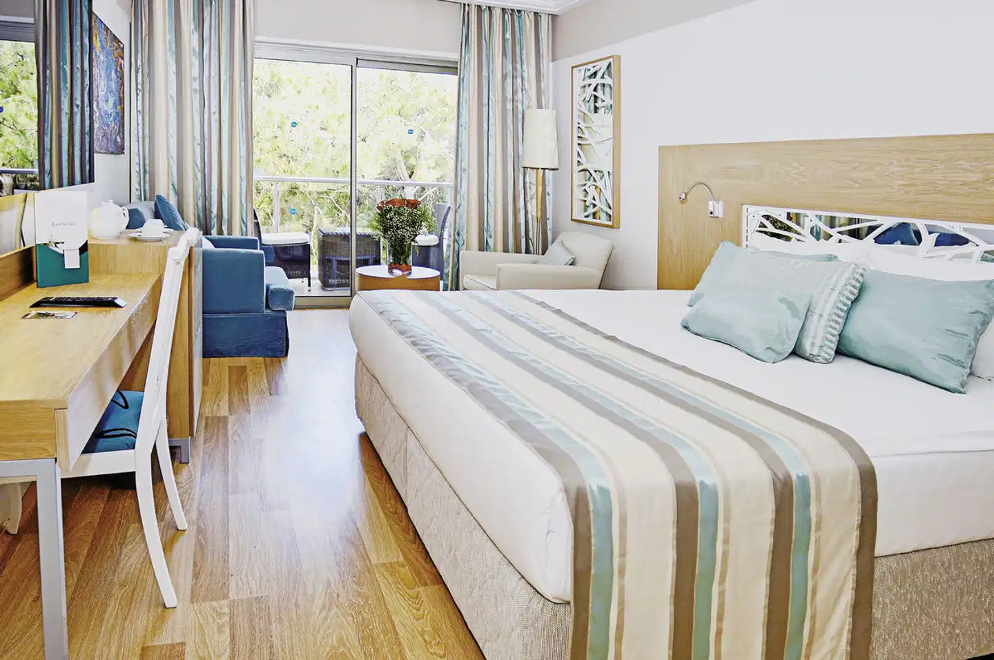 Turquoise Hotel Wohnbeispiel