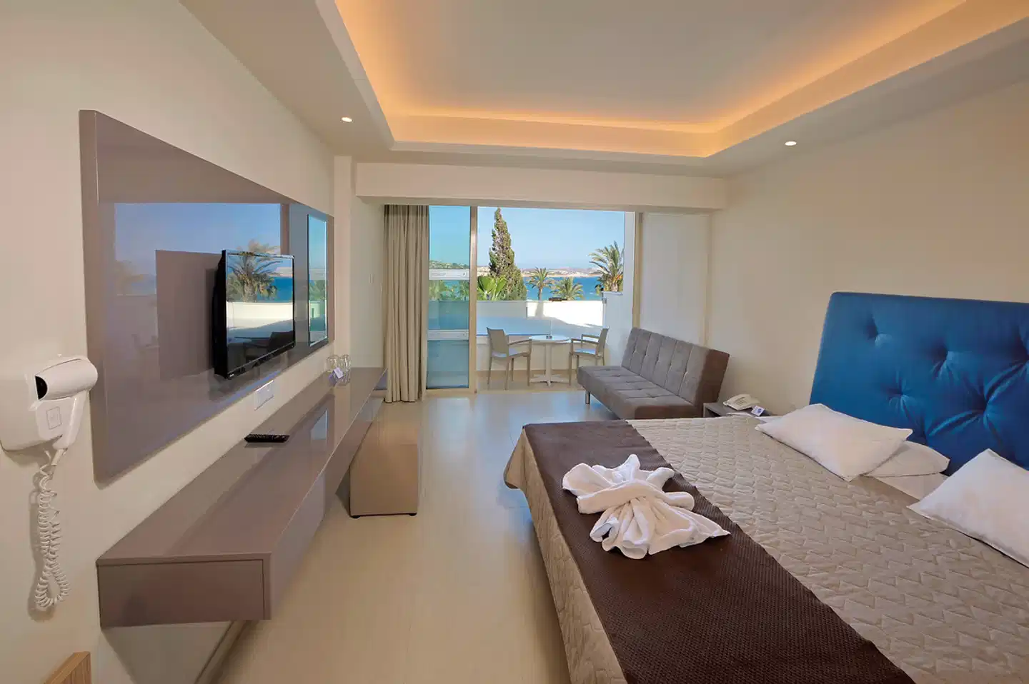 Nelia Beach Hotel Wohnbeispiel