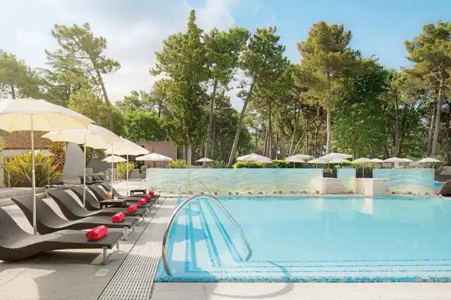 Coral Plava Laguna Pool