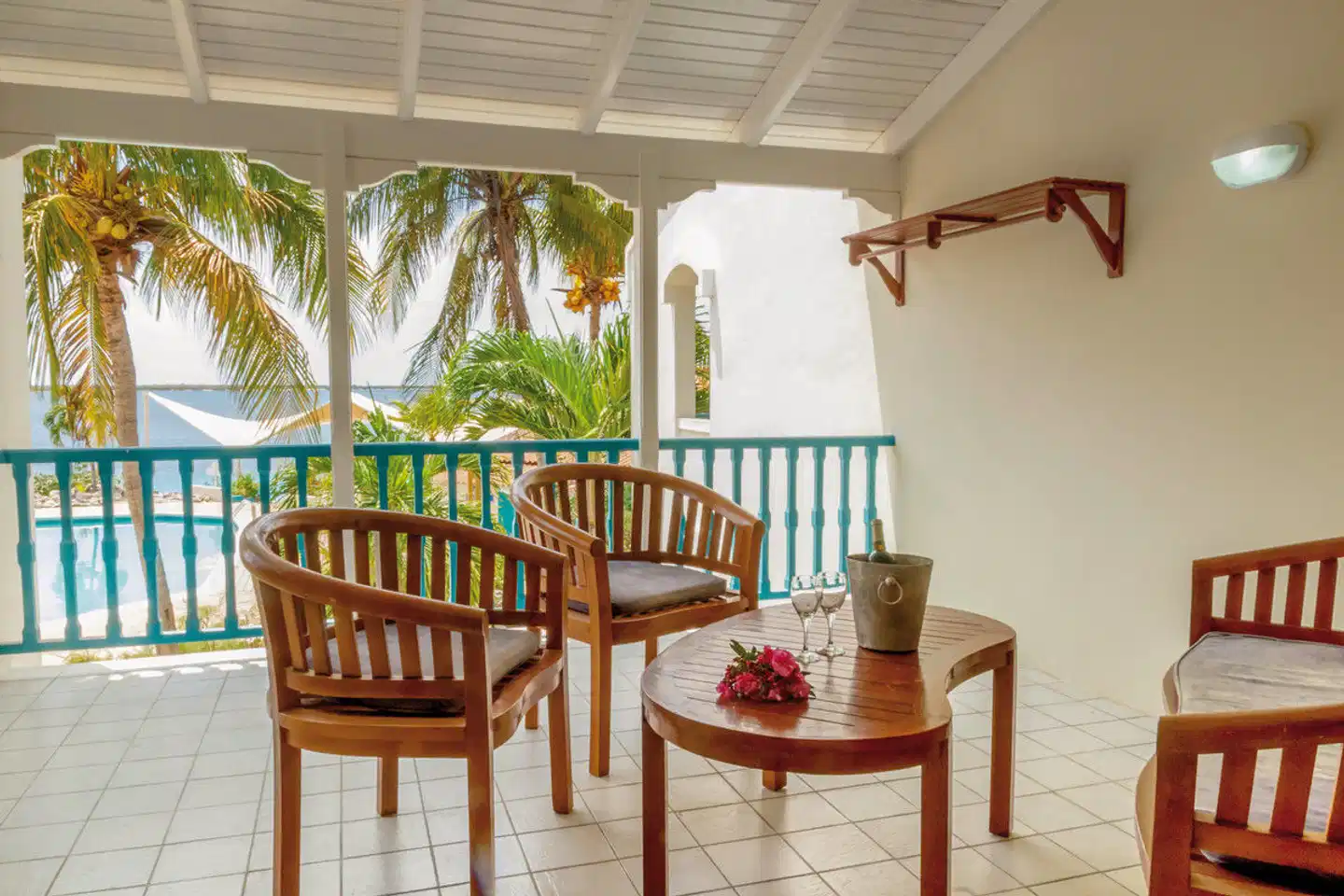 Captain Don's Habitat Lobby