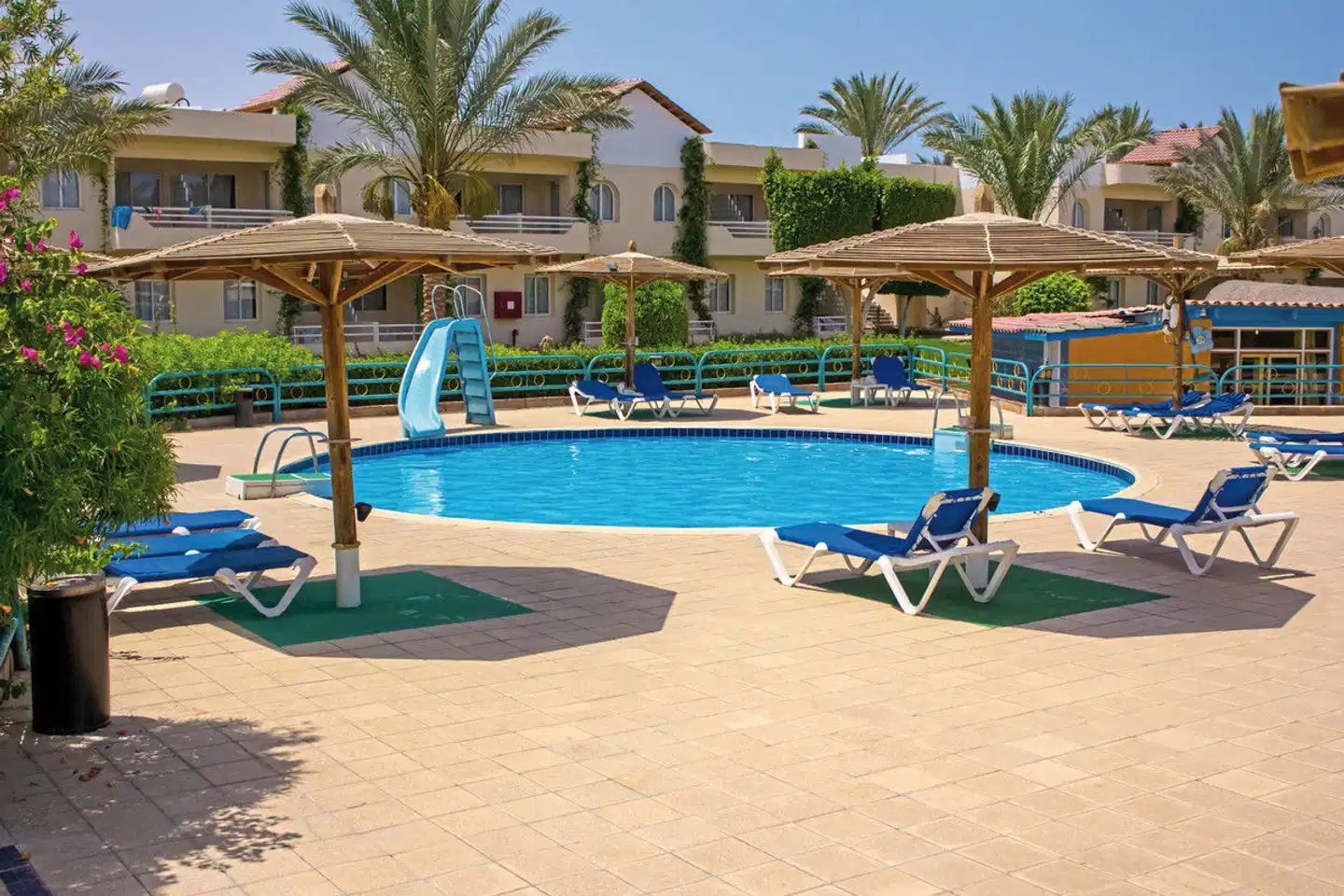 Golden Beach Resort Pool