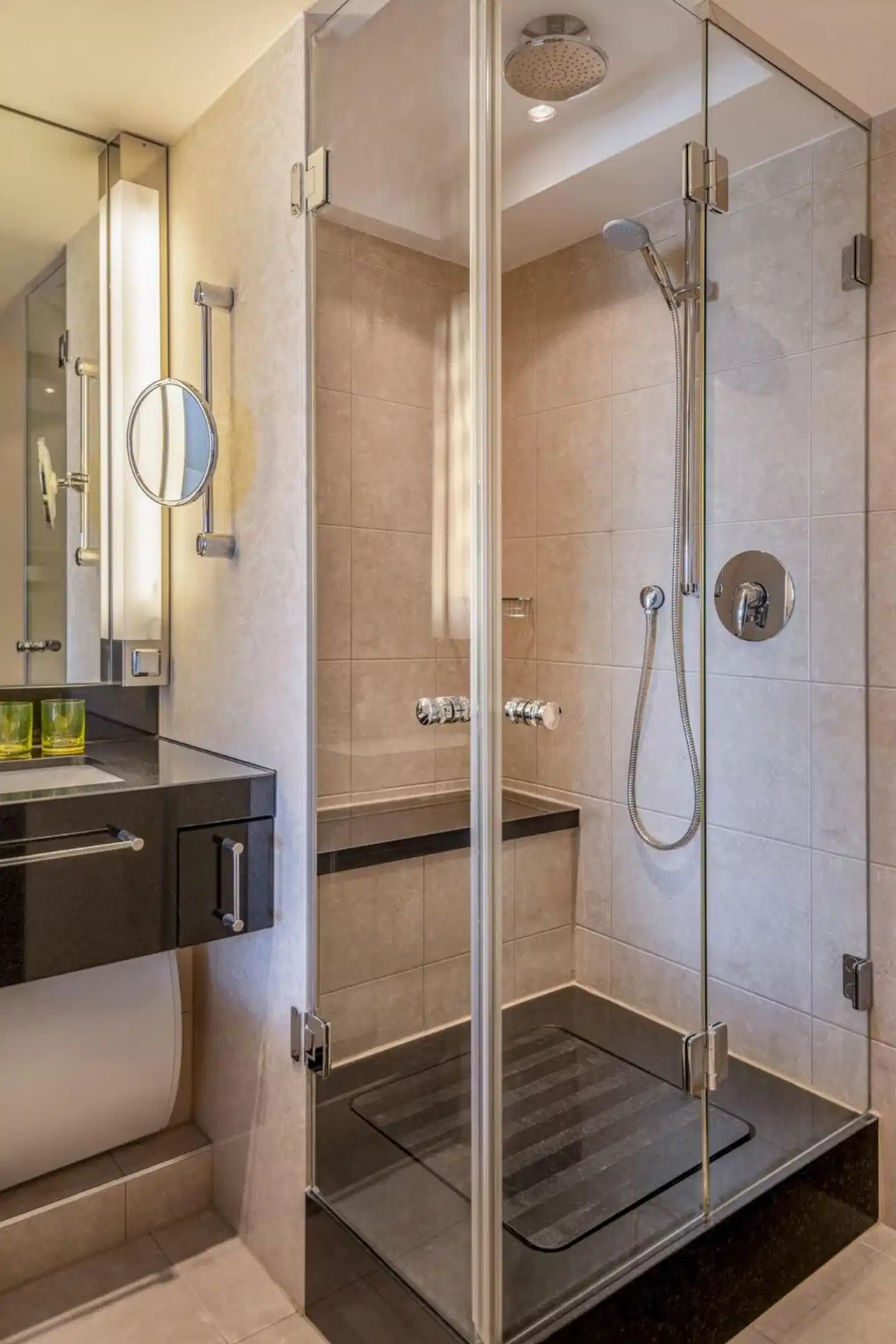 Four Points by Sheraton Munich Arabellapark Badezimmer