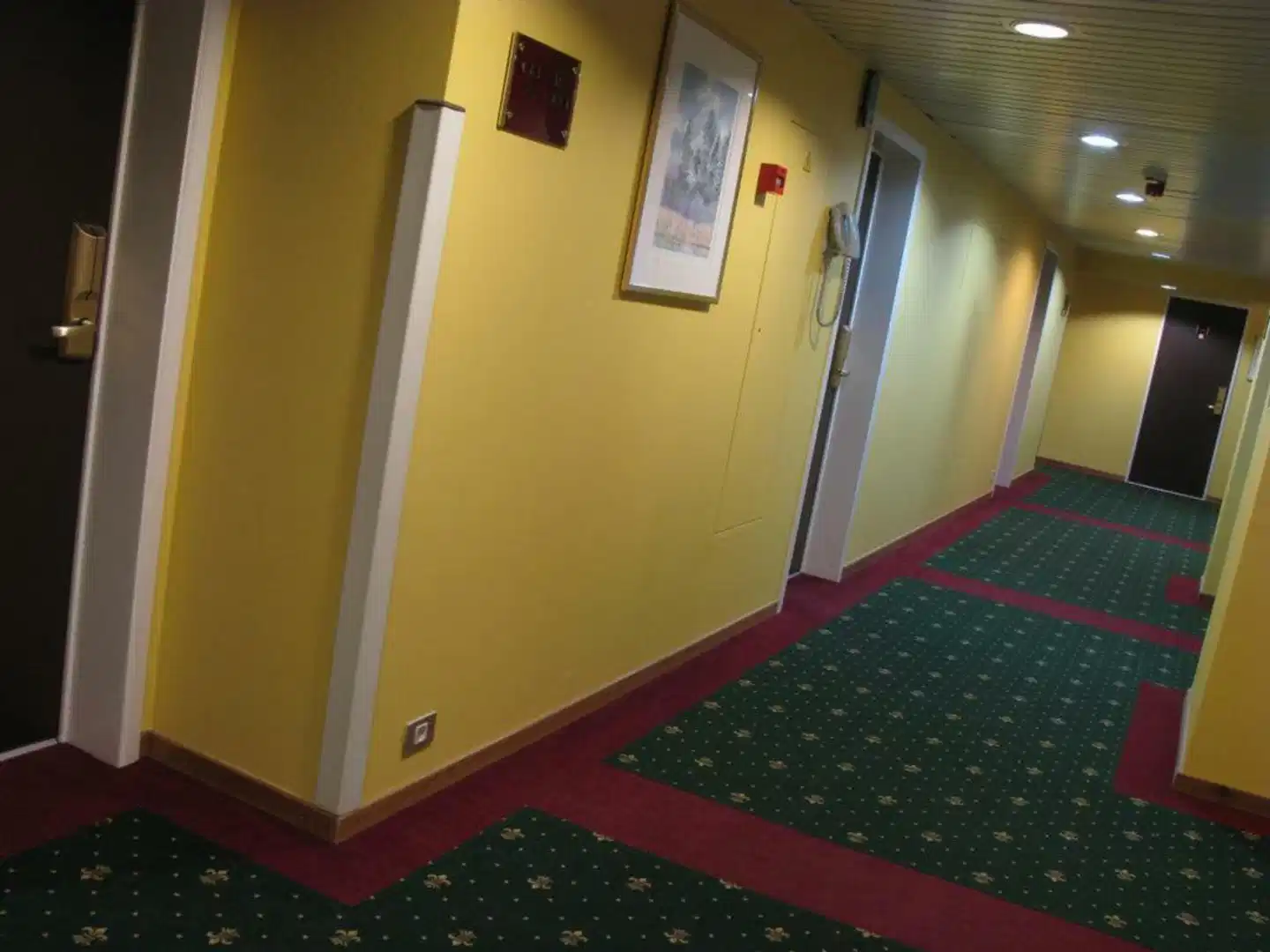 Bedford Hotel & Congress Centre Lobby