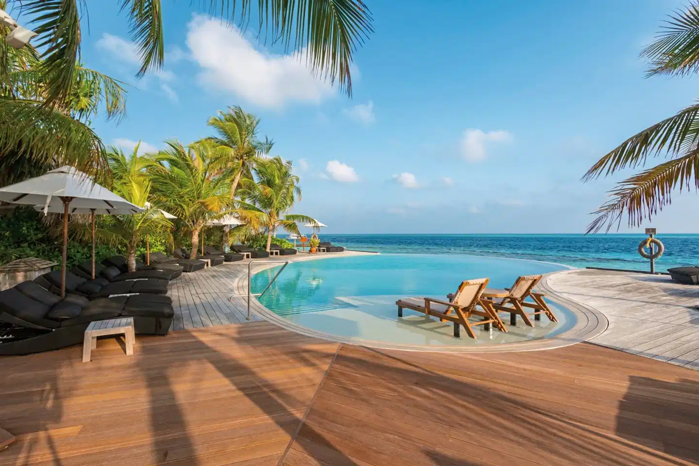 Komandoo Island Resort & Spa Pool