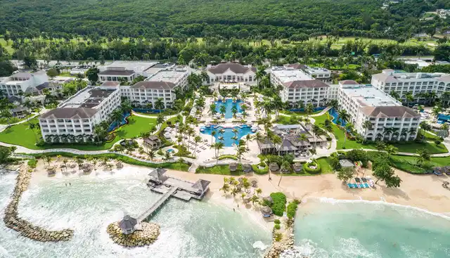 Hyatt Ziva Rose Hall OUTDOOR