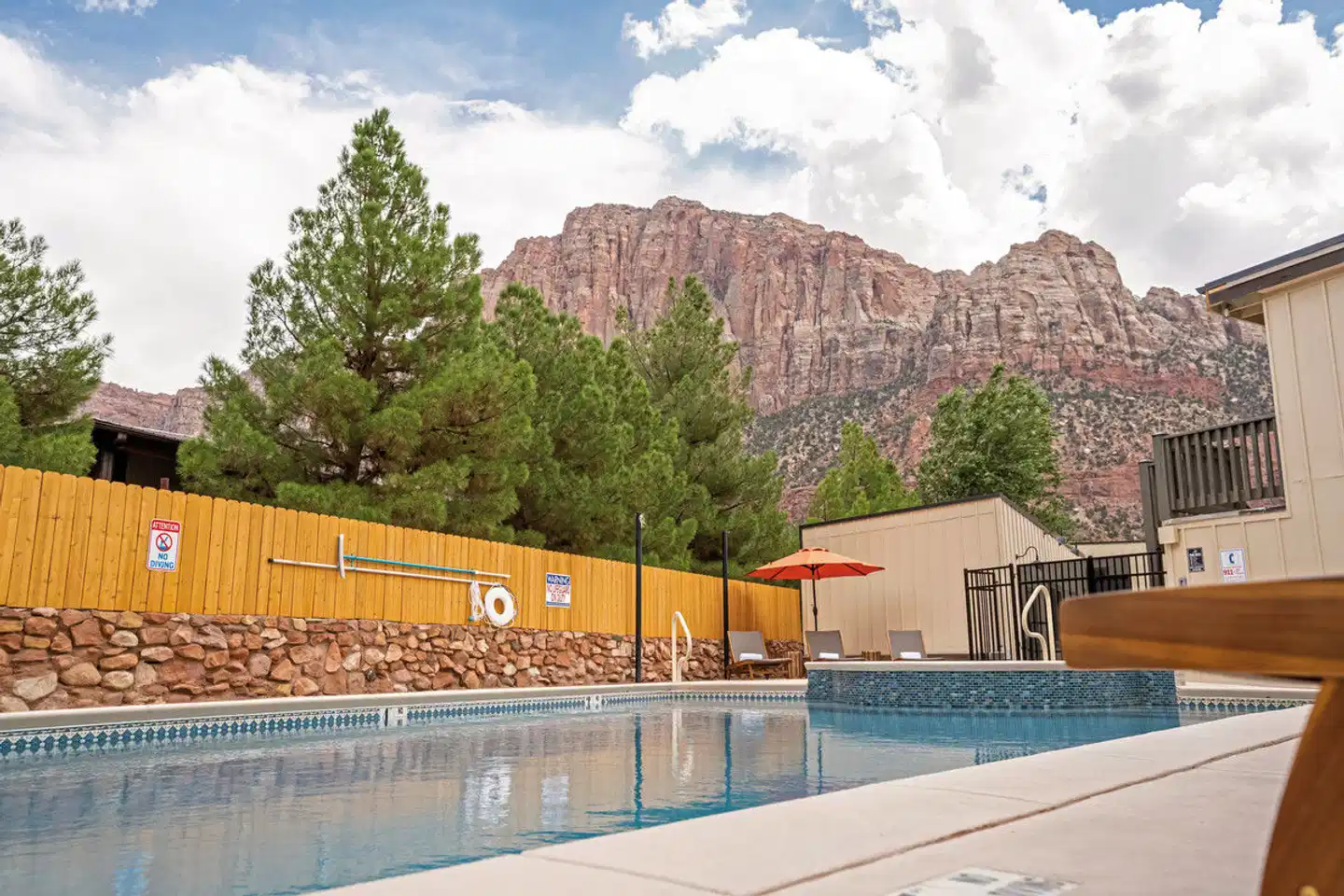 Petty Ranch Inn Pool