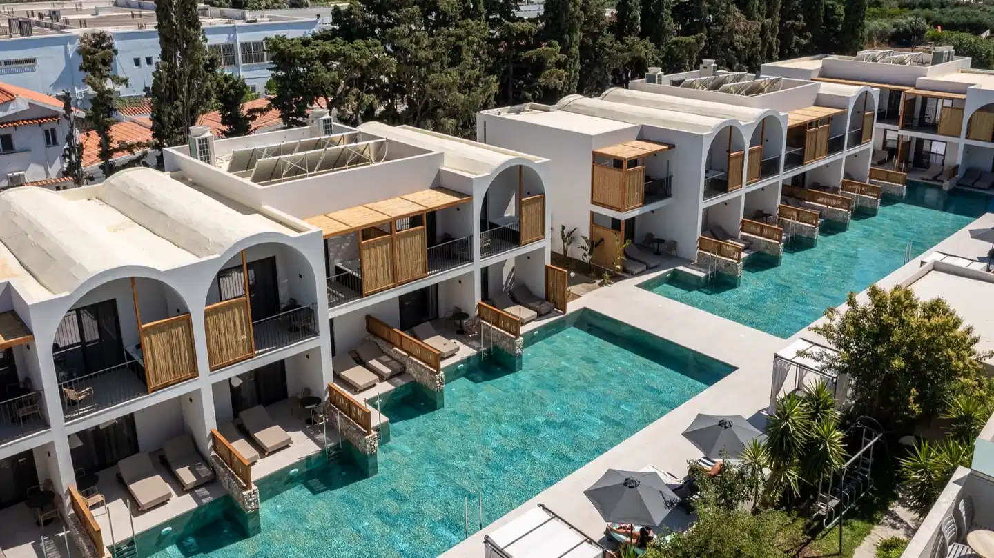 Sunny Days Hotel Pool