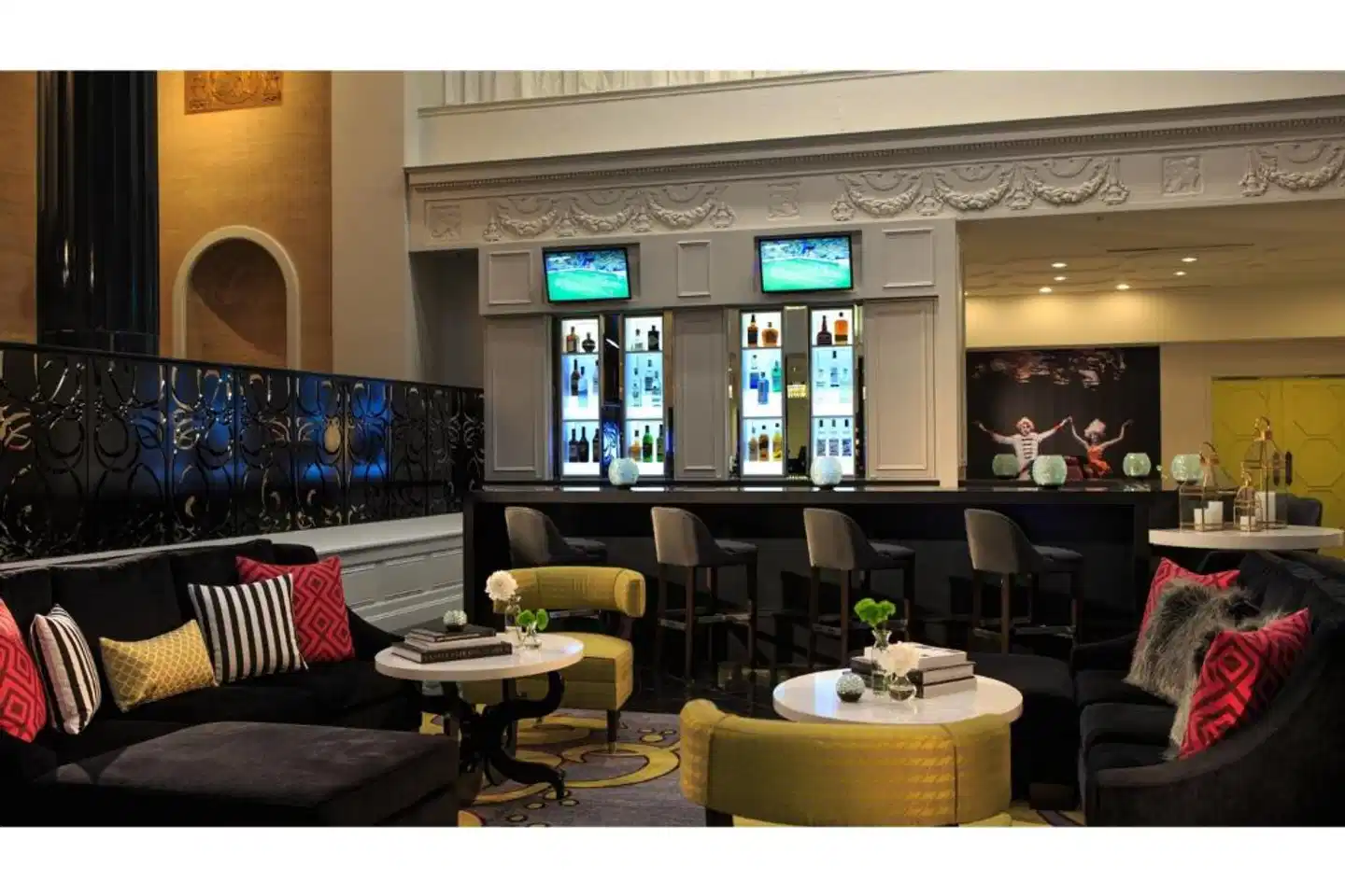 Courtyard by Marriott Boston Downtown Lobby