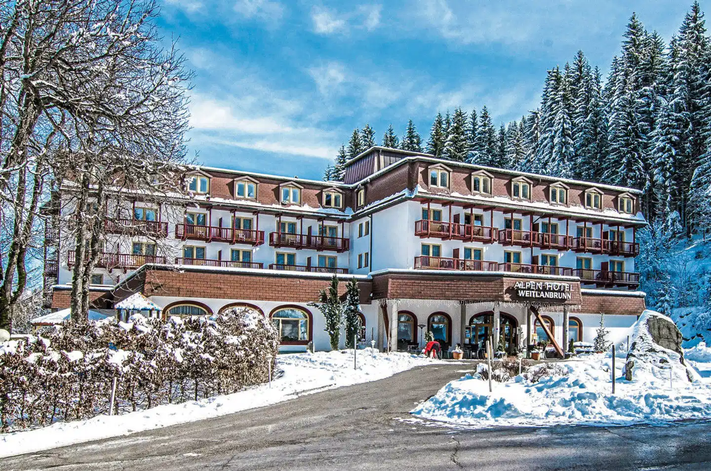 Alpenhotel Weitlanbrunn Aussenansicht