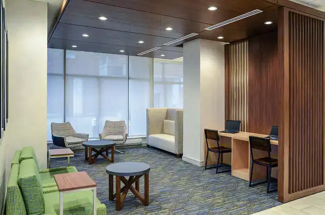 Holiday Inn Express Downtown Toronto Lobby