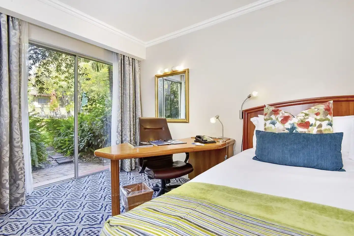 Protea Hotel Balalaika Sandton Wohnbeispiel