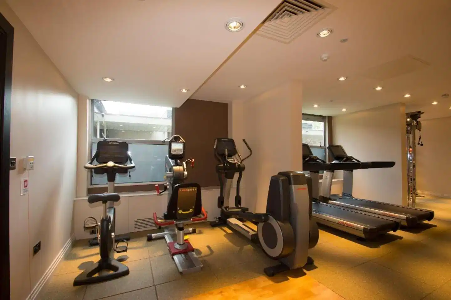 DoubleTree by Hilton Hotel London - Ealing Sport und Entertainment