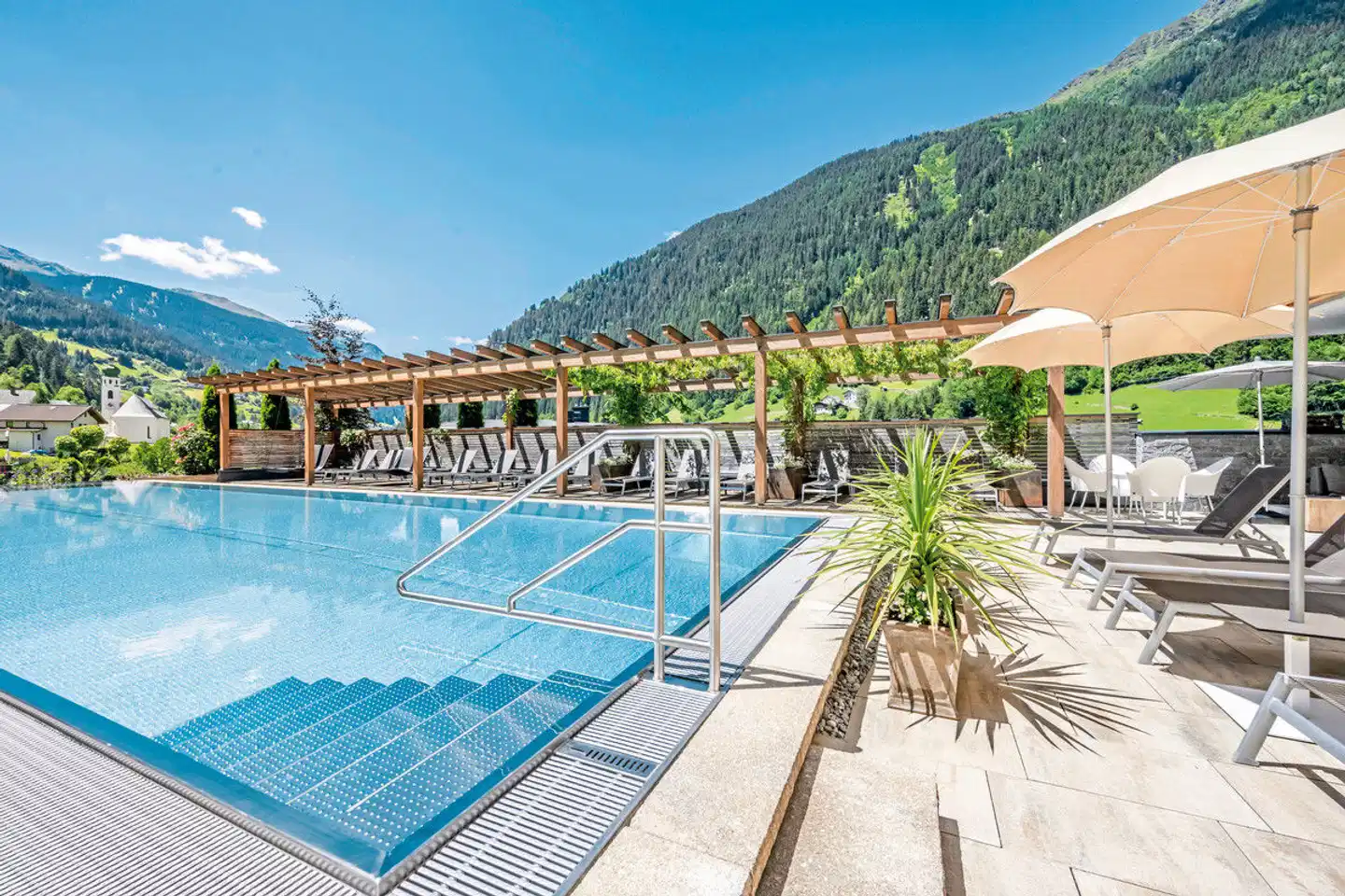 Alpines Balance Hotel Weisses Lamm Pool
