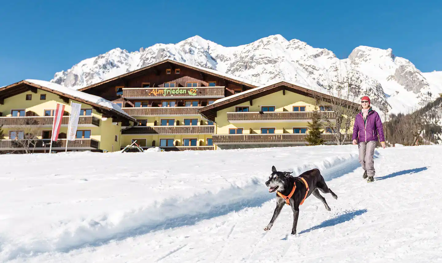 Landhotel Almfrieden Aussenansicht