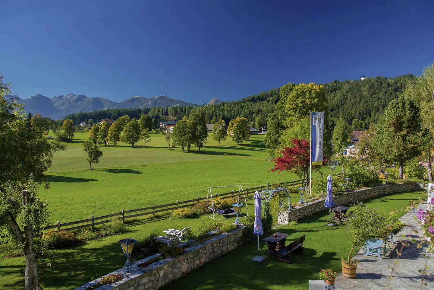 Landhotel Almfrieden Garten