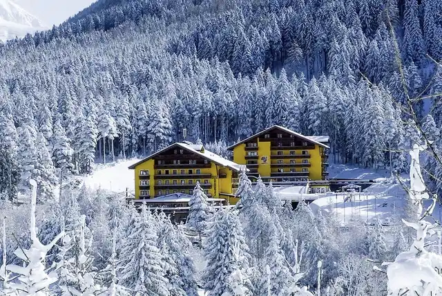 Active, Family & Wellness Hotel Shandranj Terrasse