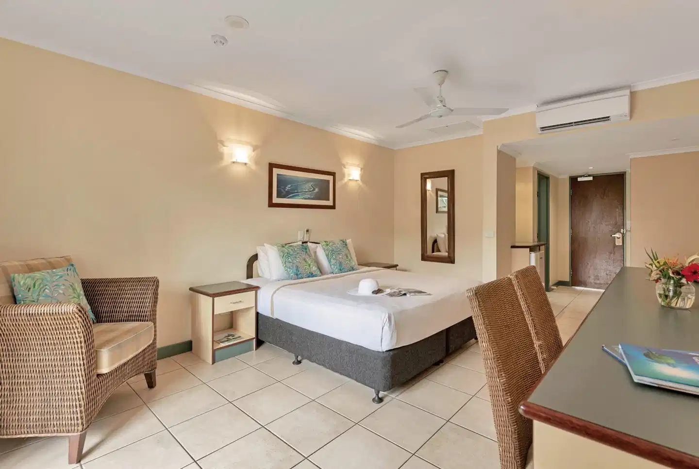 Bay Village Tropical Retreat Wohnbeispiel