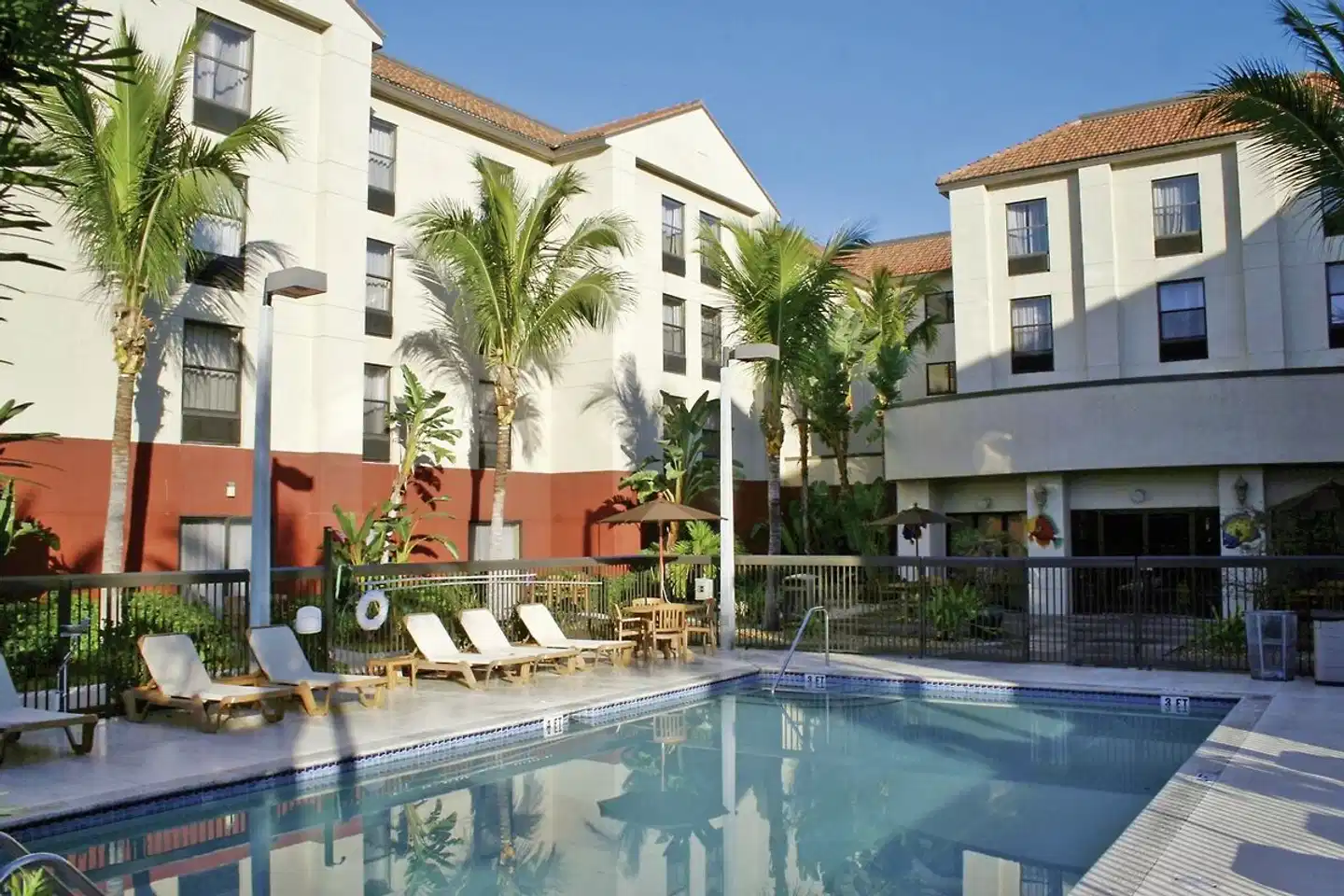 Hampton Inn Fort Myers Beach Sanibel Gateway Pool