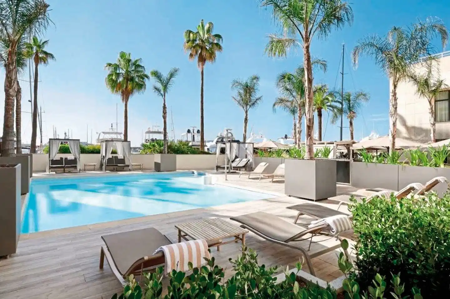 Riviera Marriott Hotel La Porte de Monaco Pool