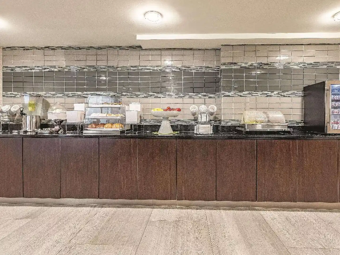 La Quinta Inn & Suites Portland Lobby