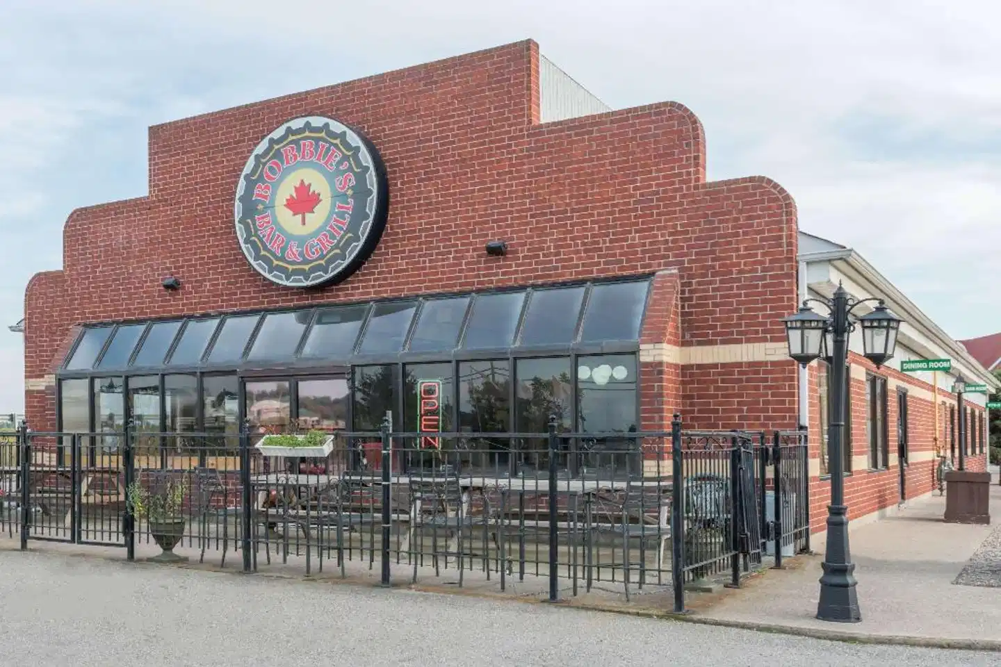 Super 8 by Wyndham Mt Hope Hamilton Intl Arpt ON Aussenansicht