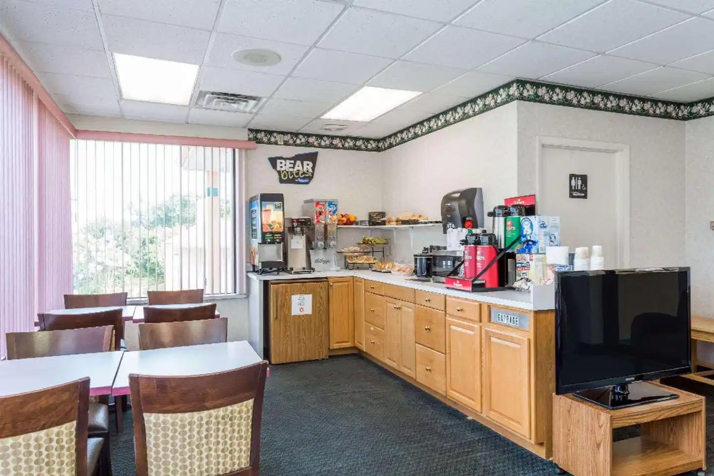 Travelodge by Wyndham Ridgeway Martinsville Area Lobby