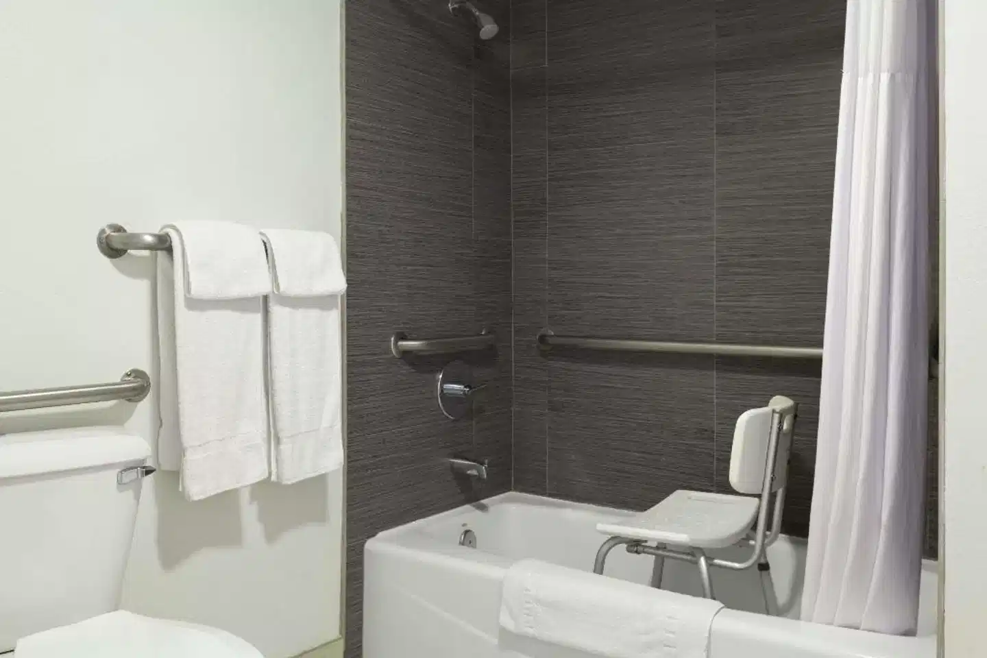 Days Inn by Wyndham Downey Badezimmer