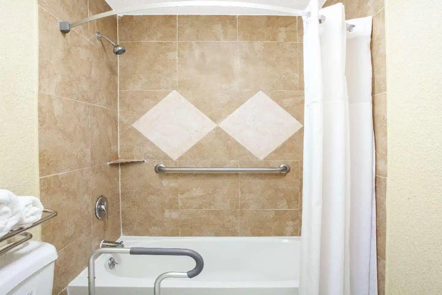 Days Inn by Wyndham Orlando Downtown Badezimmer