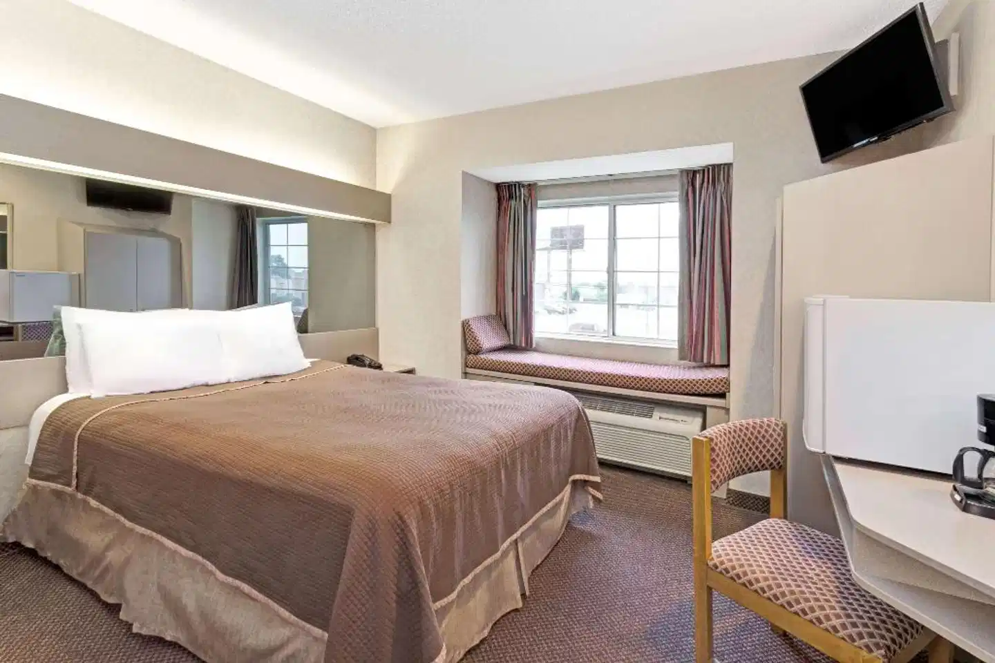 Howard Johnson Inn and Suites Elk Grove Village Wohnbeispiel