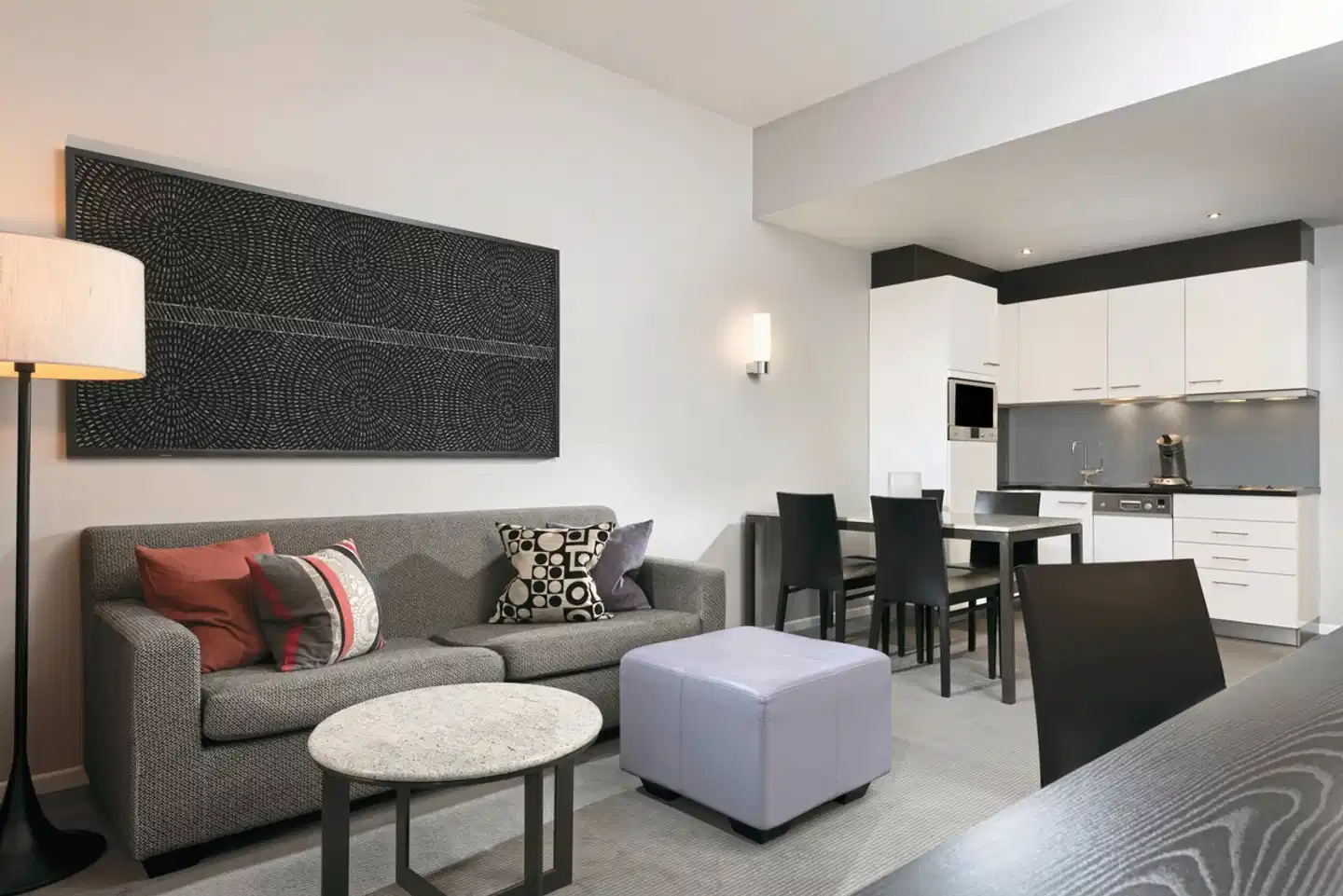 Adina Apartment Hotel Frankfurt Neue Oper Wohnbeispiel