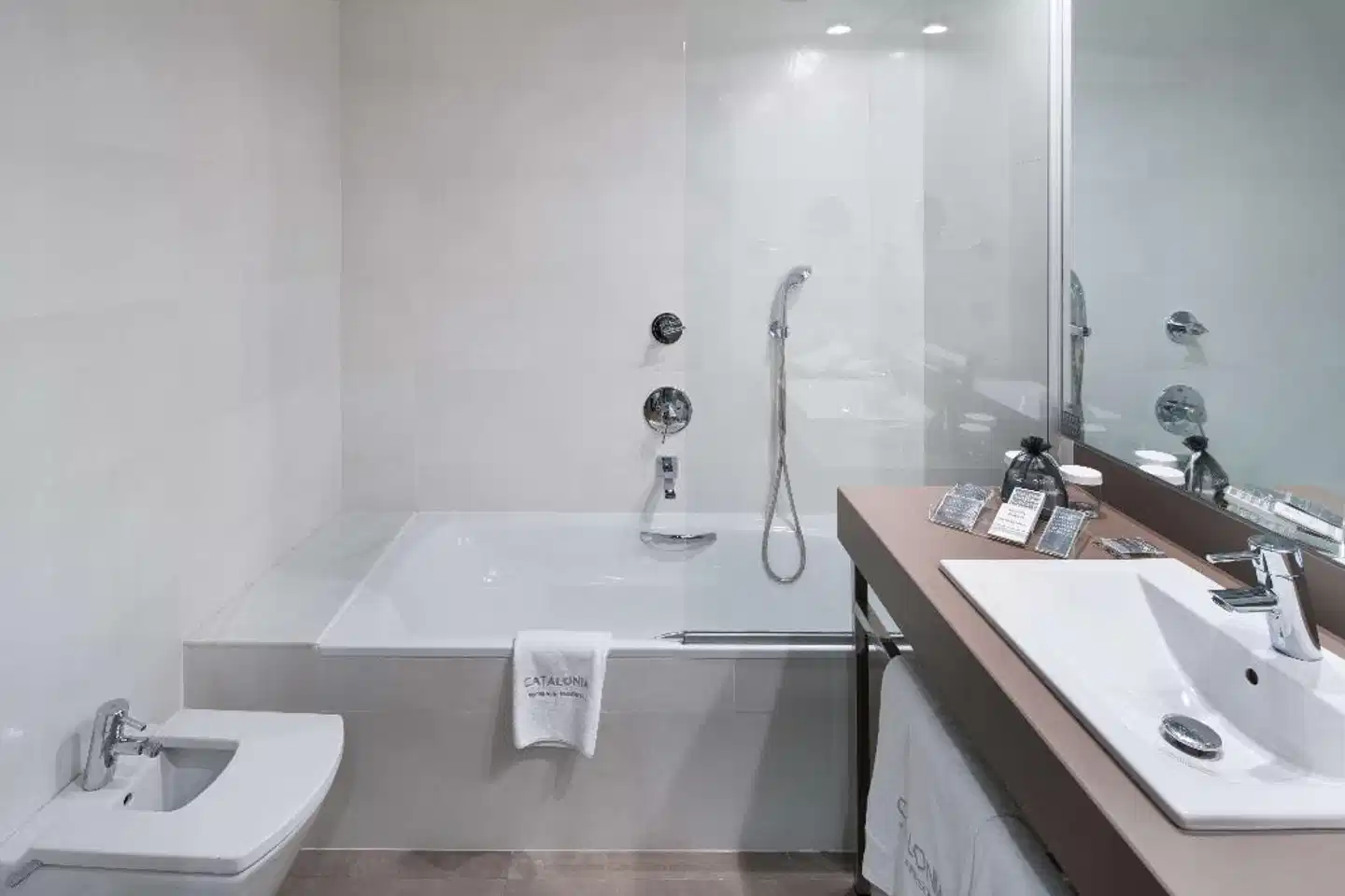 Catalonia Catedral Badezimmer