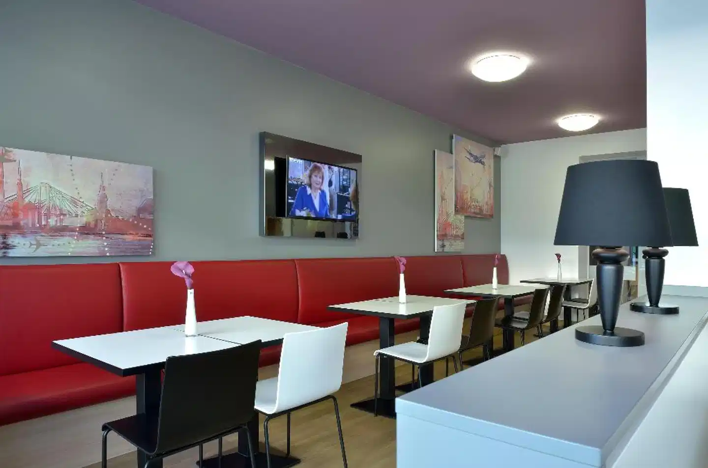 B&B Hotel Düsseldorf-Airport Lobby