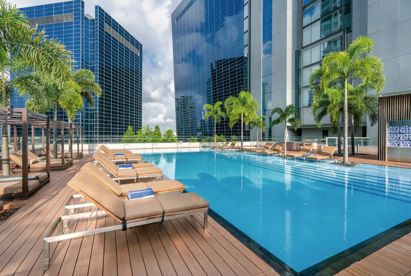 Oasia Hotel Novena Pool