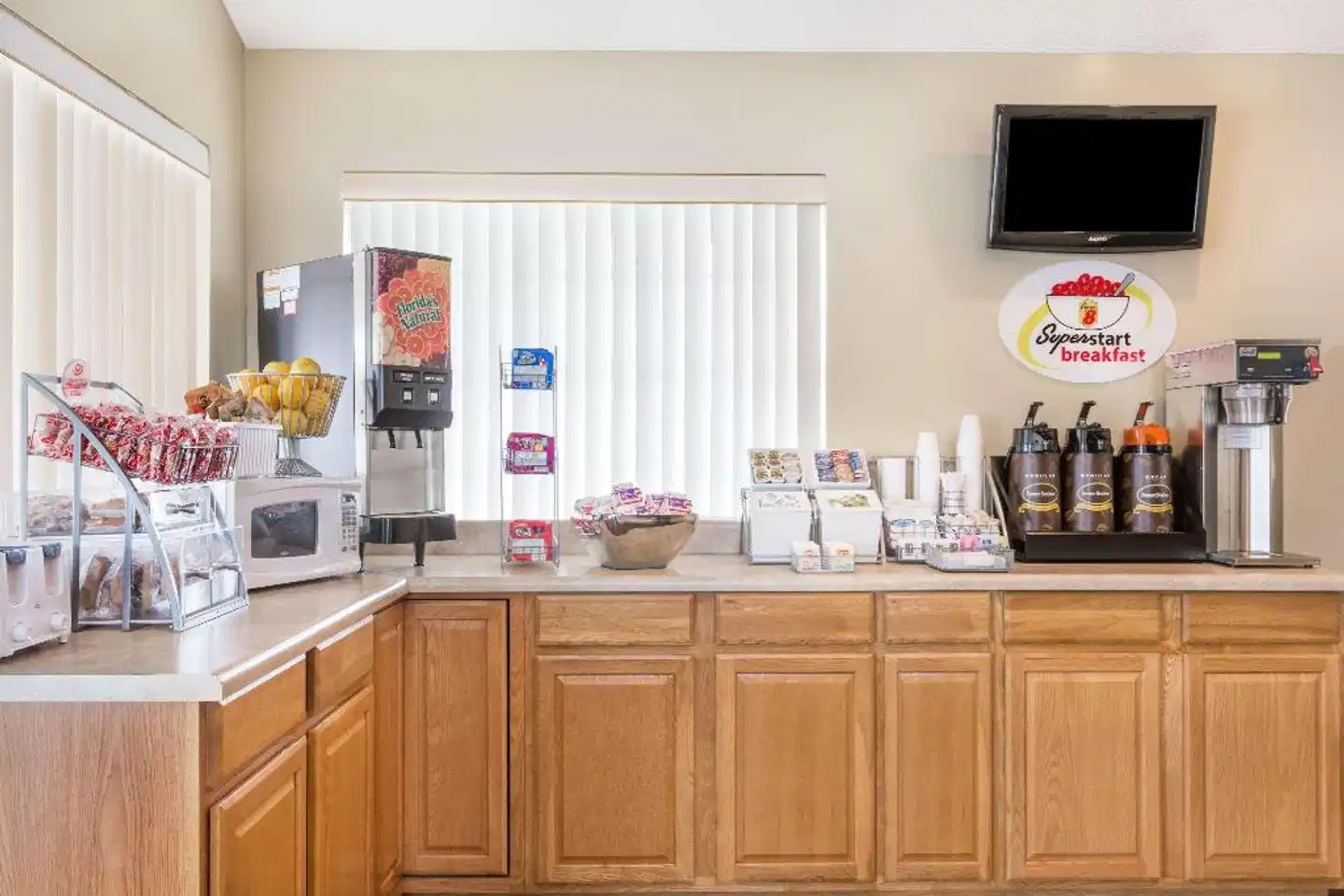 Super 8 by Wyndham Madison Lobby